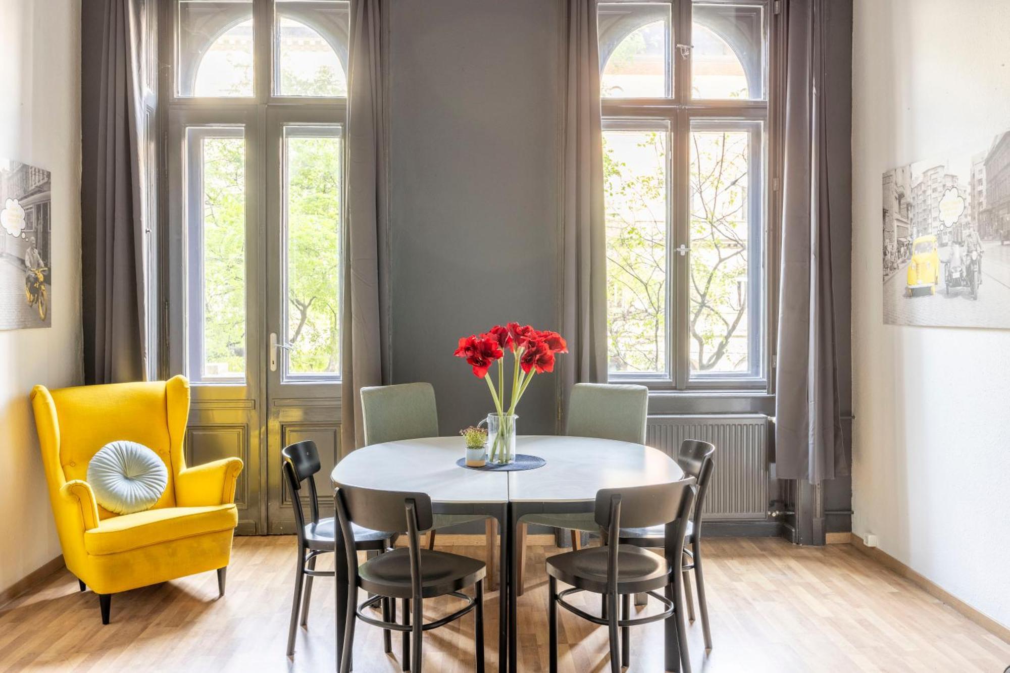Cozy & Nostalgic Style In The Center Apartamento